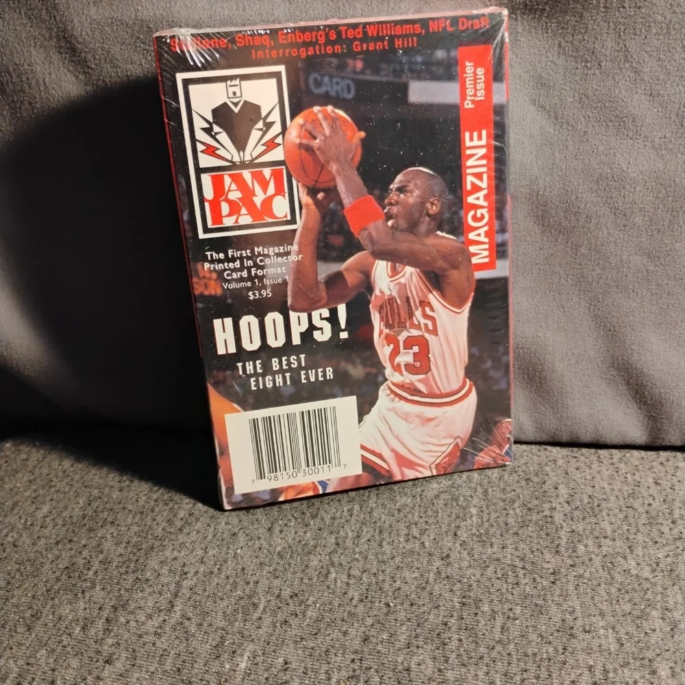 Hoops Card Game - Red - Picture 1 of 6